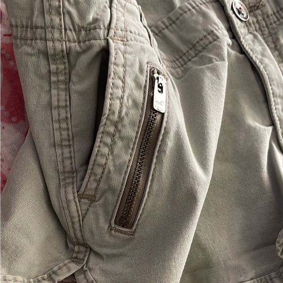 Hollister Shorts - Picture 2 of 8